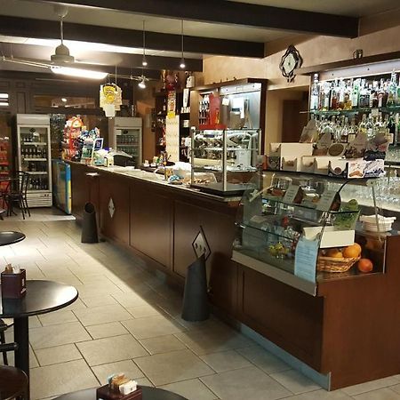Cafe Del Peso Hotel Cavour Luaran gambar