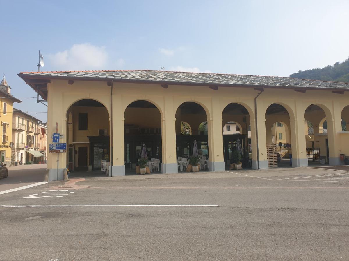 Cafe Del Peso Hotel Cavour Luaran gambar